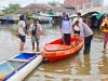 Polres Metro Tangerang Kota Turun Langsung Bantu Korban Banjir, Perahu Karet Disiagakan IMG-20260126-WA0070