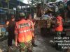 Koramil 02/Batuceper Bersama Warga Bersihkan Tumpukan Sampah di Jurumudi