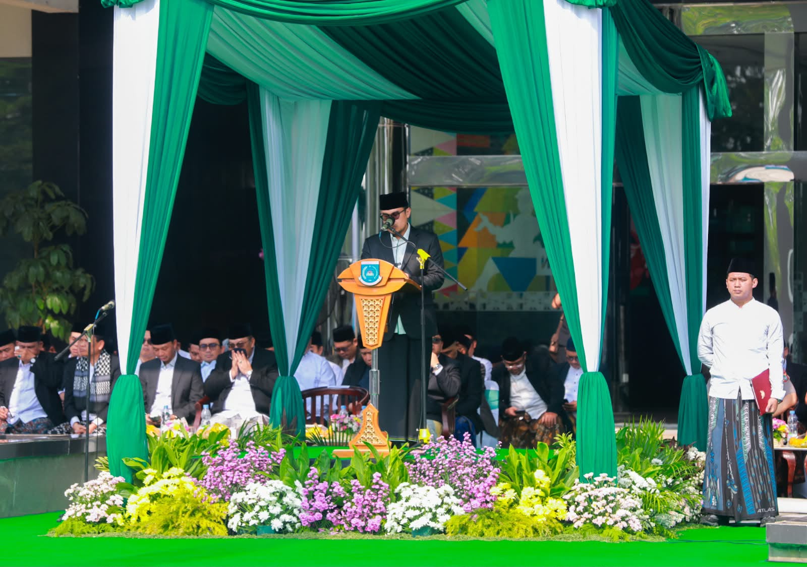 Wakil Walikota Tangsel Pimpin Seribu Santri dalam Apel Hari Santri 2026